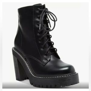 EUC Madden Girl Archie Platform Combat Boot